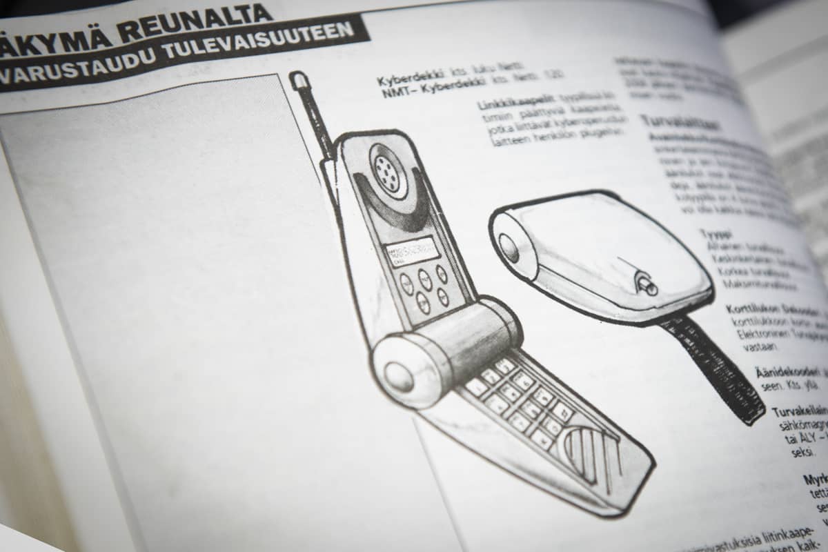 Kuva Cyberpunk 2020 -sääntökirjasta.