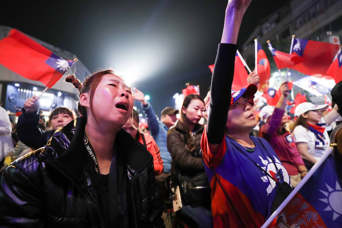 Oppositiossa olevan Kuomintangin ehdokkaan Han Kuo-yun kannattajia.