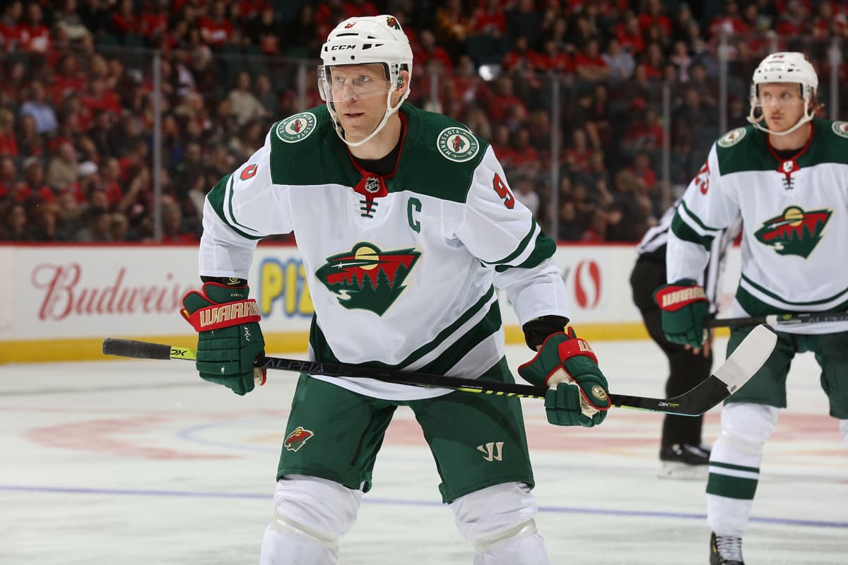 Mikko Koivu jäällä.