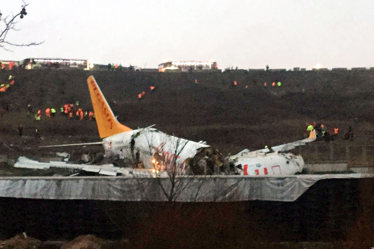 Pegasus-lentoyhtiön Boeing 737 -lentokone Sabiha Gökçen- lentokentällä 5. helmikuuta.