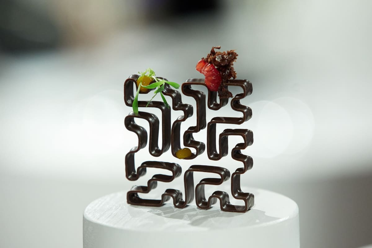 Maailman ensimmäinen 3D-suklaatulostimella valmistettu suklaaveistos. Jordi Rocka. Girona, espanja.