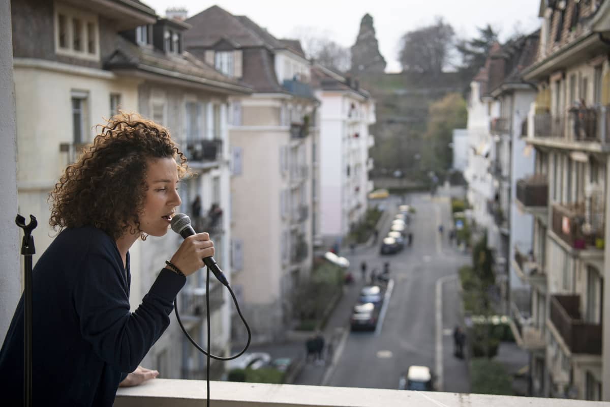 Parvekekonsertti Lausannessa.