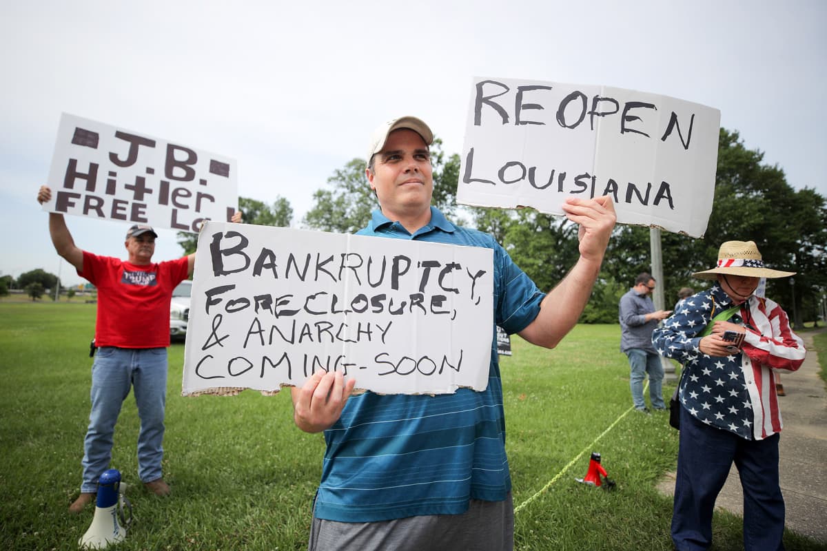 Ihmiset protestoivat Louisianassa 17. huhtikuuta koronarakoituksia vastaan.
