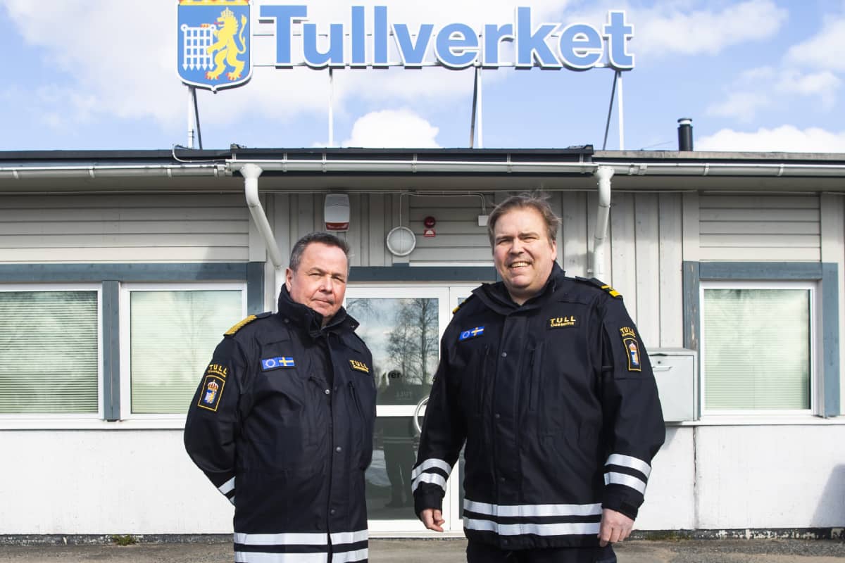 Tullimiehiä