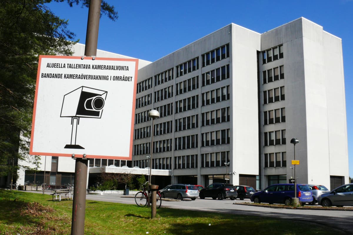 Kuvassa on Nihtisillan vastaanottokeskus.