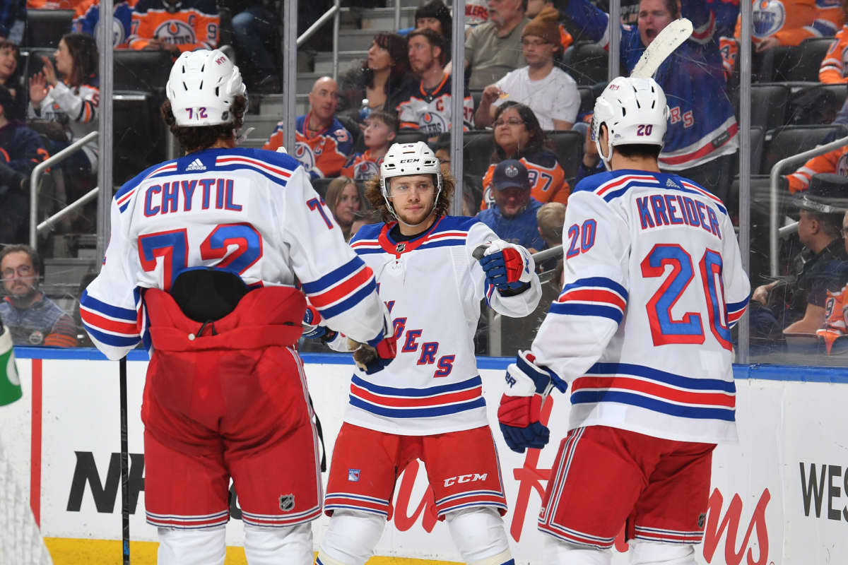Venäläishyökkääjä Artemi Panarin on ollut tällä kaudella New York Rangersin fanien suuri suosikki.
