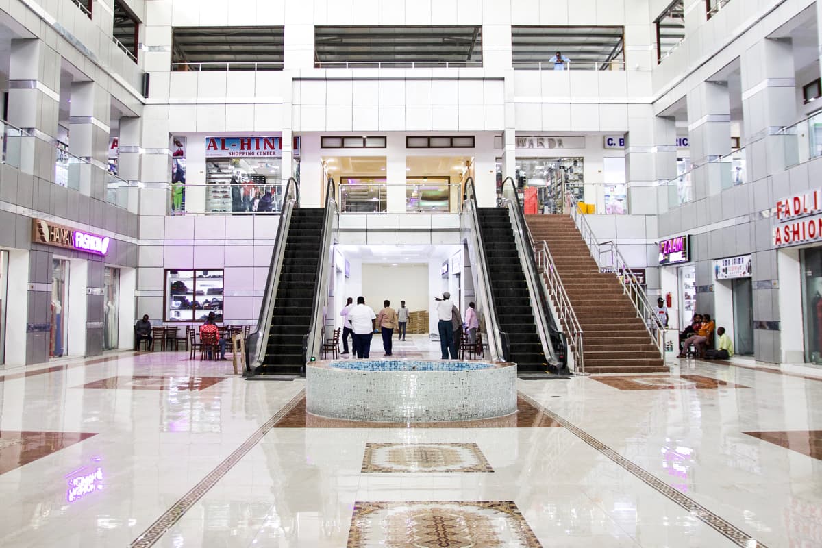 Mogadishu Mall on yksi monista kauppakeskuksista Mogadishussa.