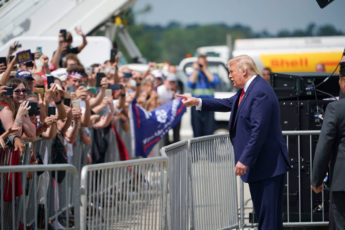 Donald Trump saapui Wilmington lentokentällä.