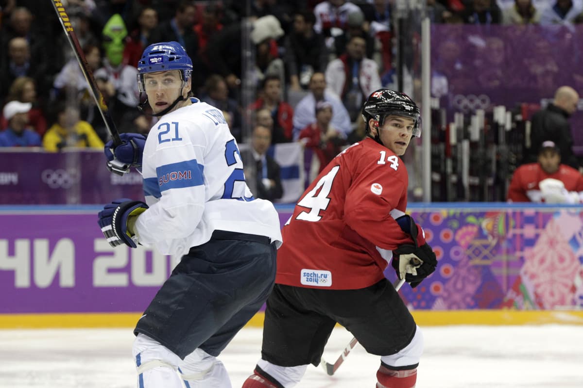 Jori Lehterä ja Chris Kunitz.
