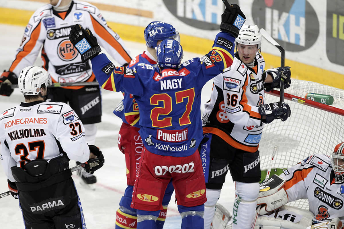 Ladislav Nagy tuulettaa