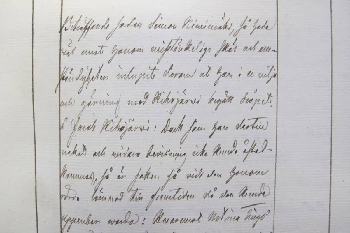 Kuvassa Vaasan hovioikeuden istuntotekstiä 1800-luvun alusta.