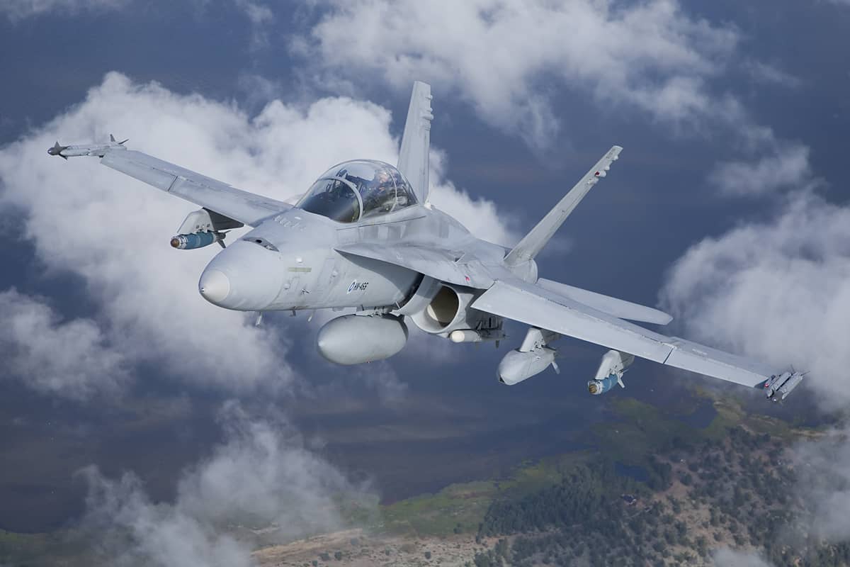 Hornet monitoimihävittäjä