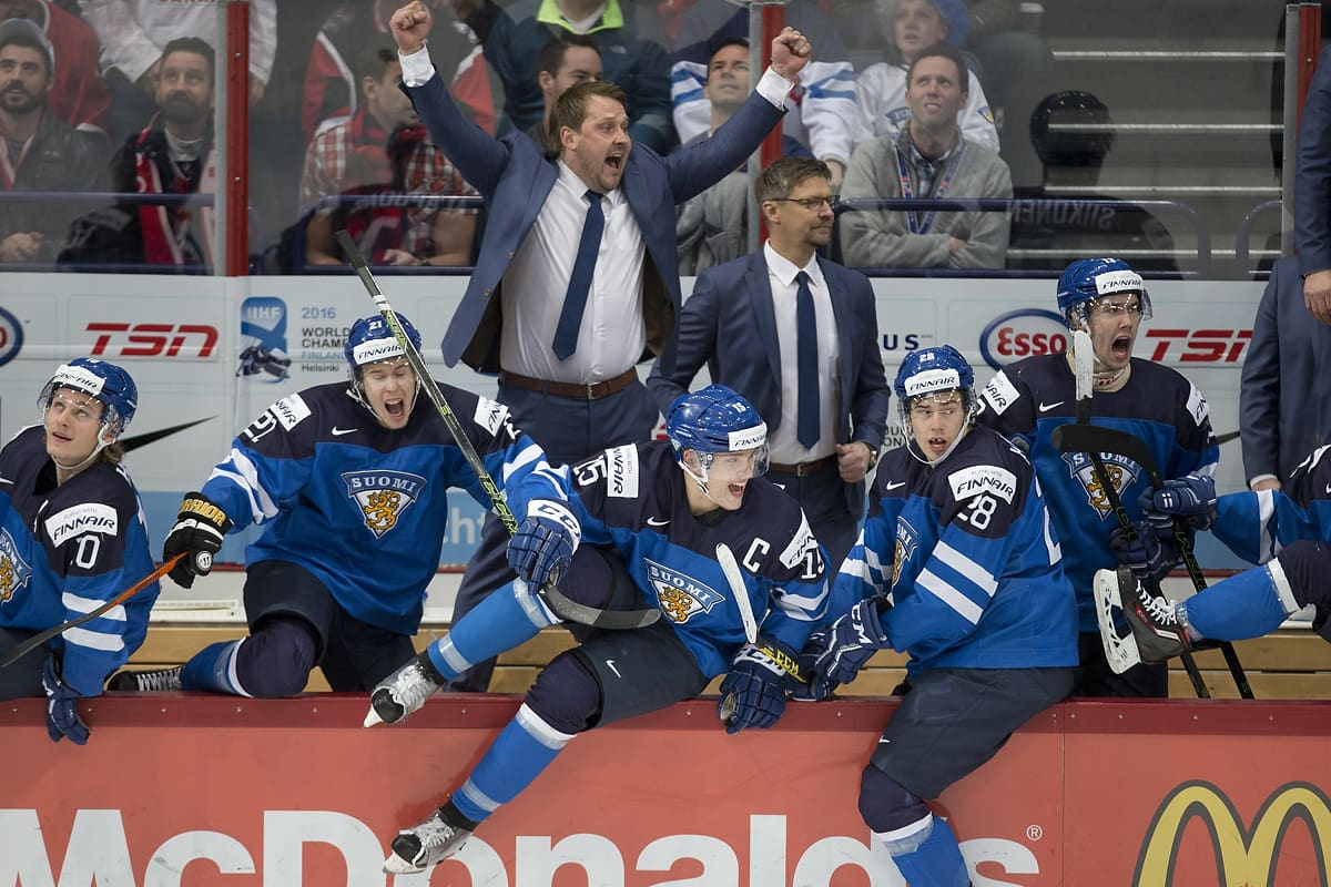 Suomi Finaaliin, Mikko Rantanen, FIN #15, Juho Lammikko, FIN #28 Antti Pennanen