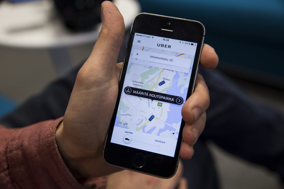 Uber-sovellus kännykän näytöllä.