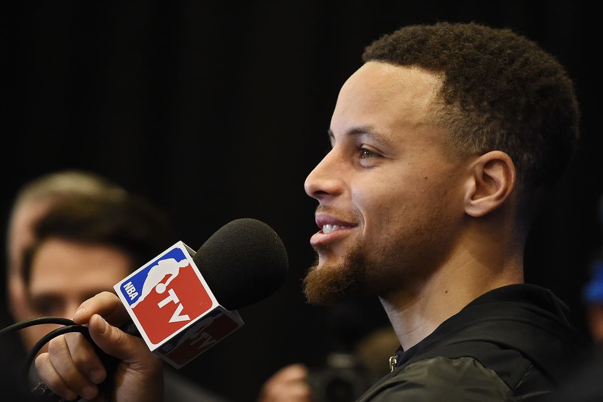 Stephen Curry haastattelussa