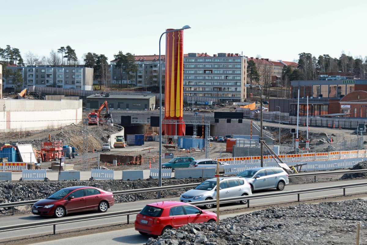 Tunnelin suuaukko Santalahdessa.