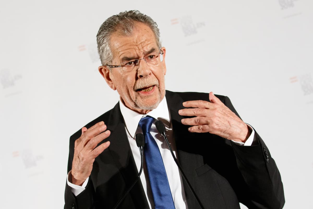 Alexander van der Bellen.