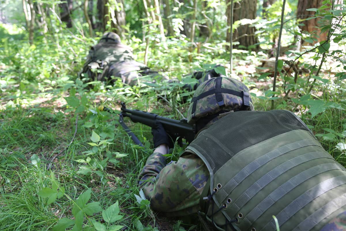 Maastopuku M05.
