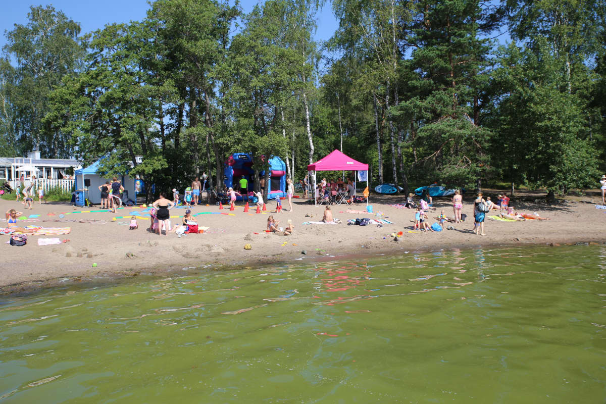 Espoo Mellstenin uimaranta.