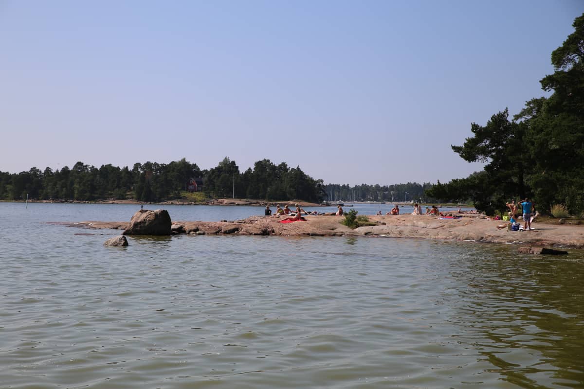 Espoo Mellstenin uimaranta.