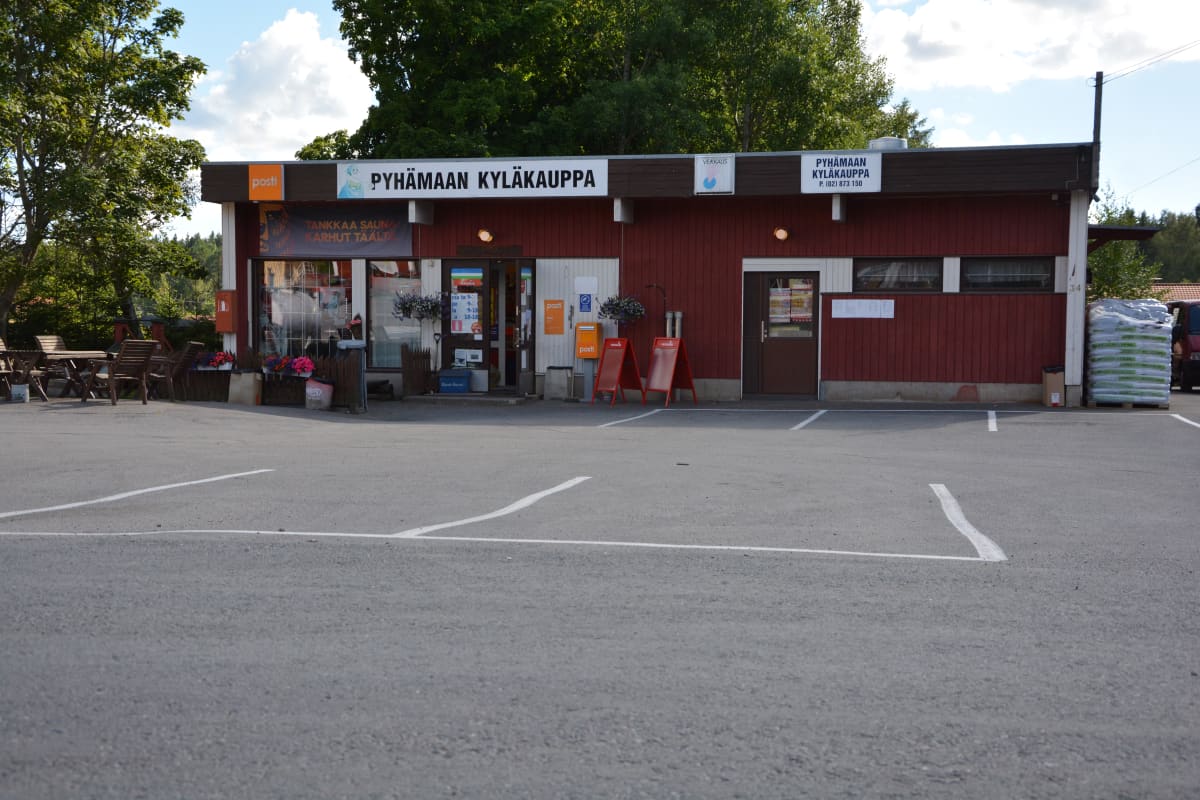 Pyhämaan kyläkauppa.