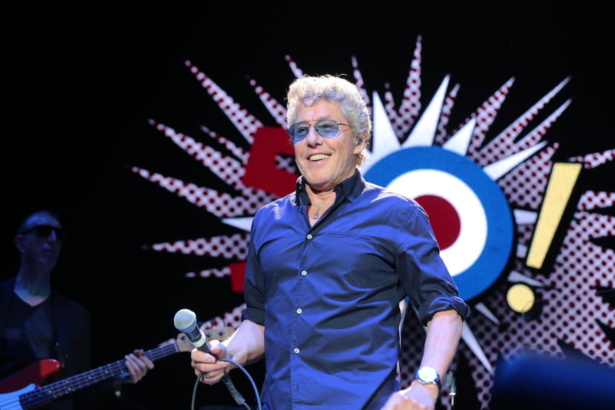 The Who -yhtyeen laulaja Roger Daltrey Unipol Arenan lavalla Casalecchio di Renossa Italiassa 17. syyskuuta 2016.