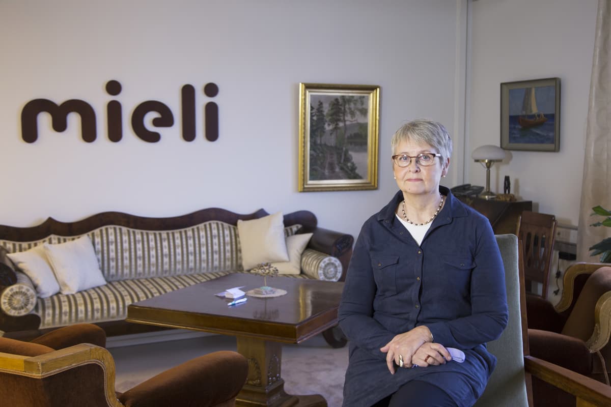 Mielenterveysseuran kriisikeskustoiminnan johtaja Outi Ruishalme
