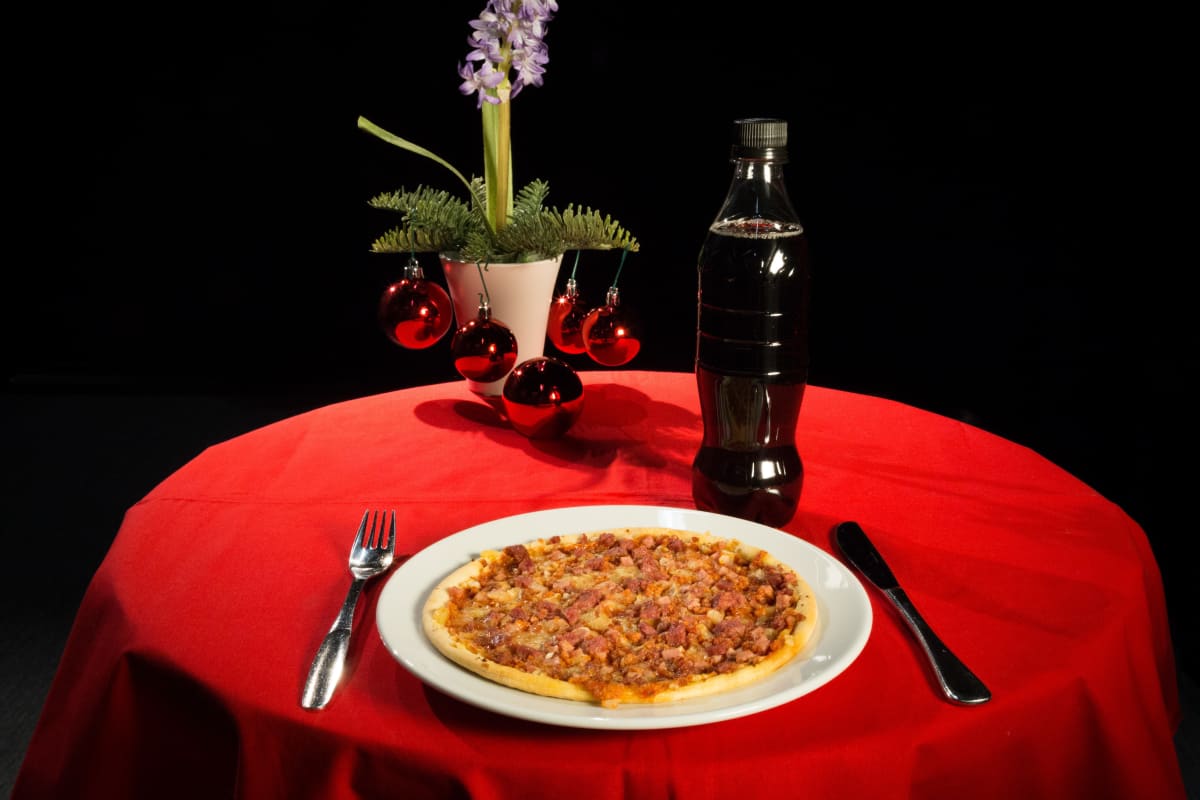 pizza joulupöydässä