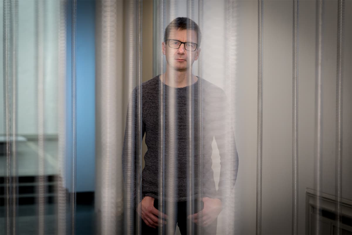 Taiteilija Petteri Nisunen.