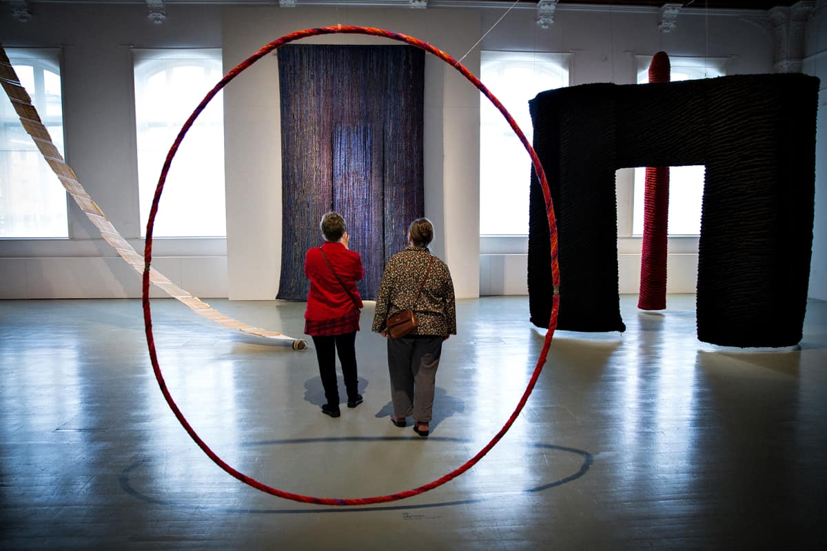 Yleiskuva Kirsti Rantasen näyttelystä Designmuseossa.