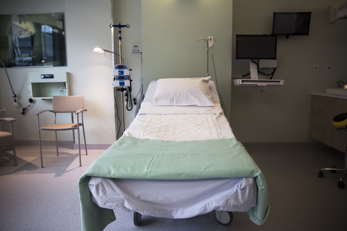 Naistenklinikka potilas sänky