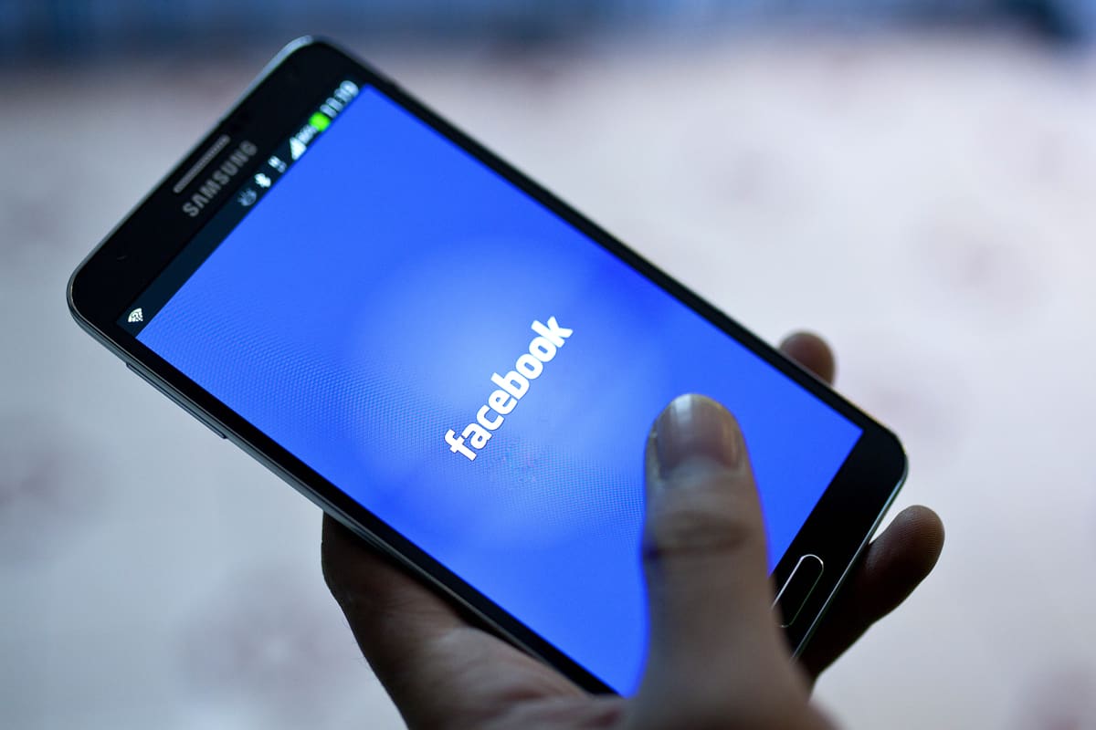 Facebook-sovellus älypuhelimessa.