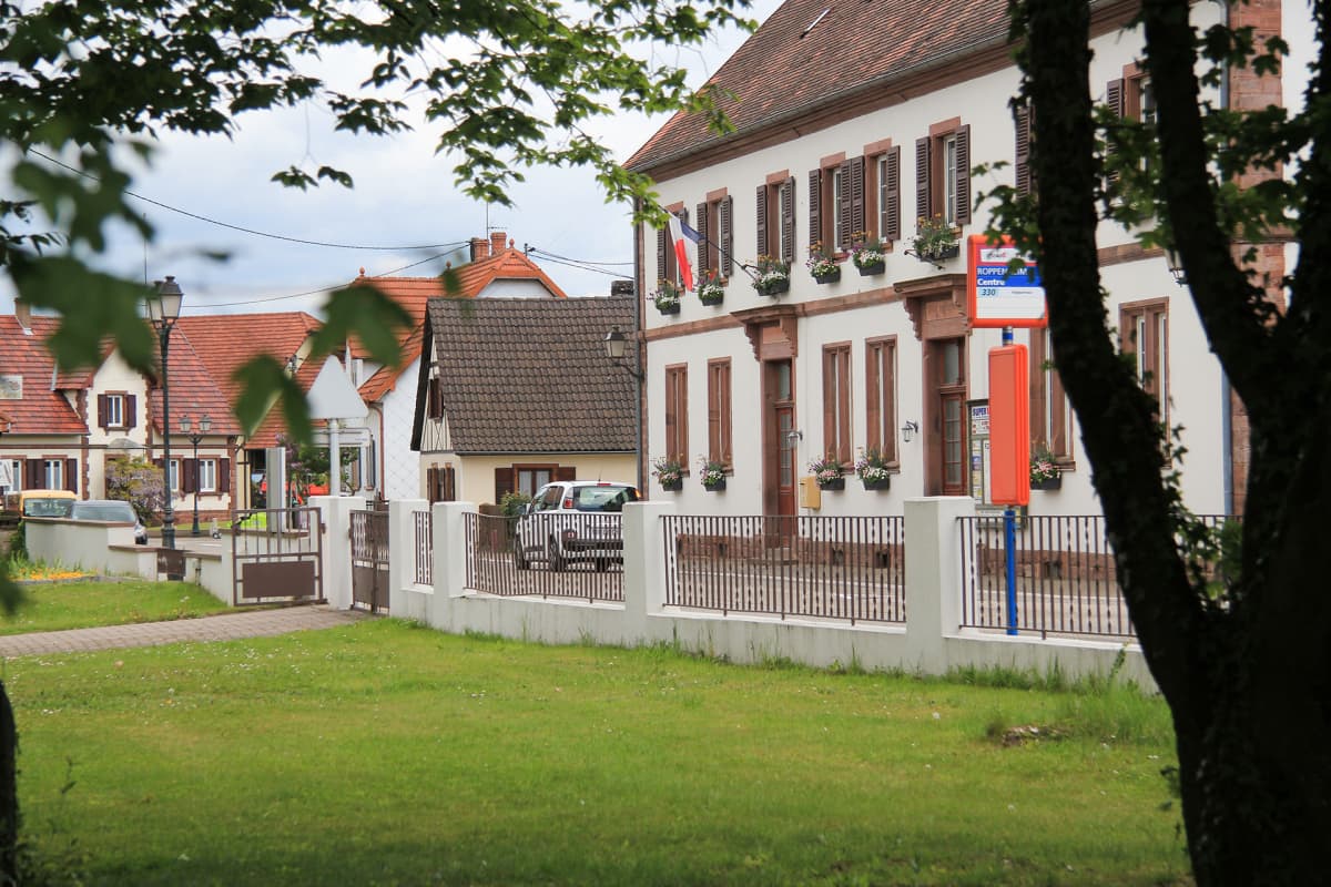 Roppenheimin asukkaista moni käy töissä ja ostoksilla Saksan puolella.