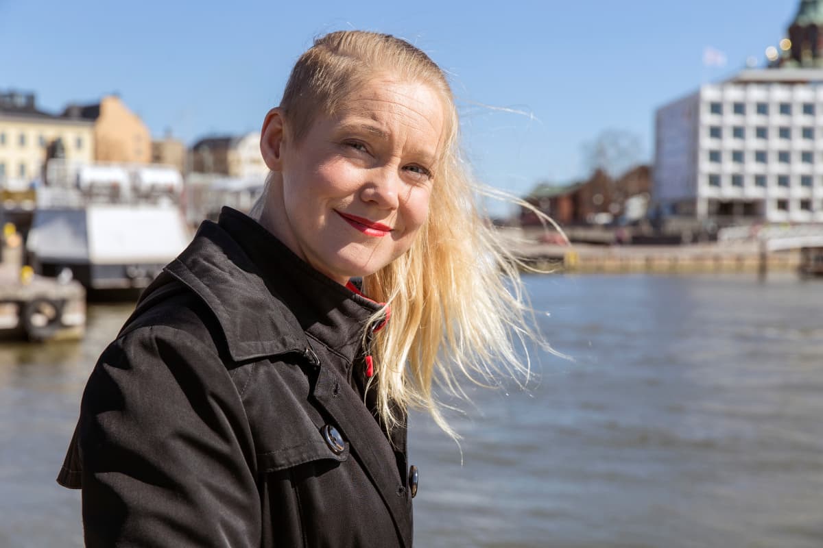 Emilia Lahti toipui väkivaltaisesta suhteesta juoksun ja työn avulla.
