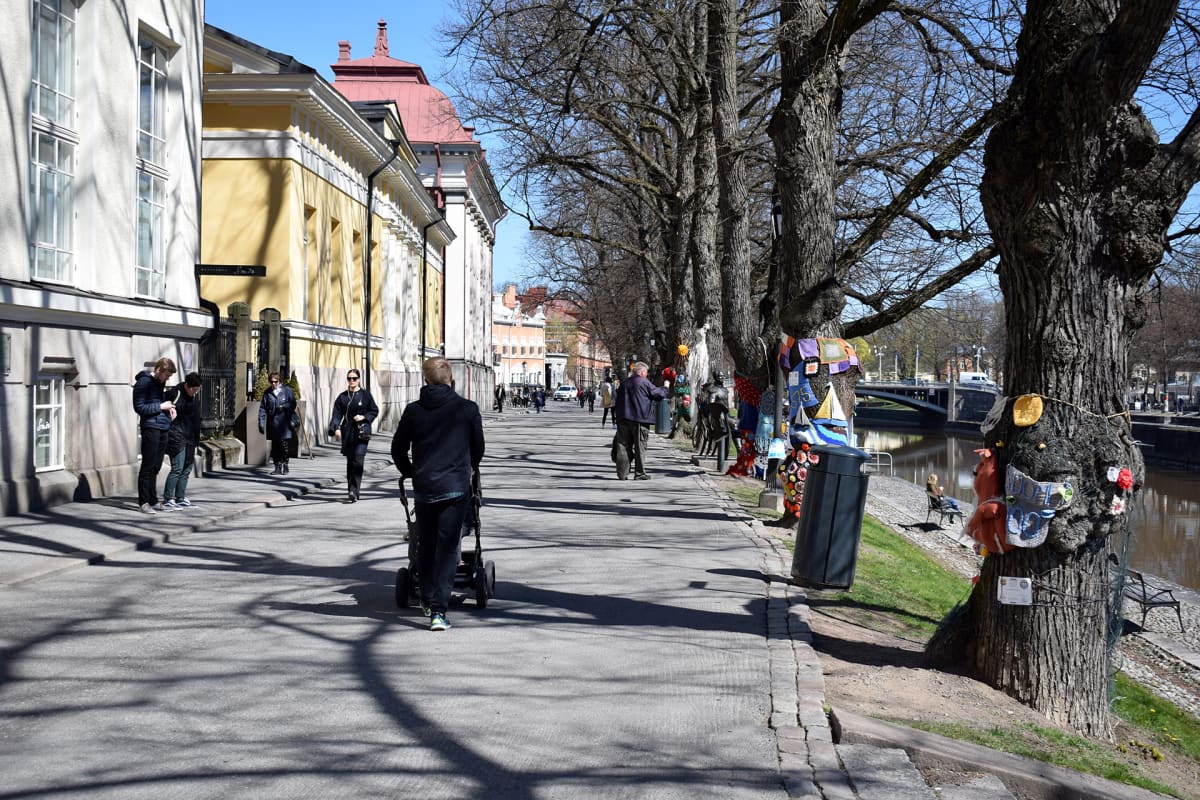 yleiskuvaa taidegraffittikadulta