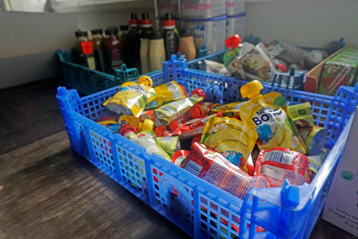 Leipäjonossa näkyi myös paljon lapsiperheitä joiden pikkuisille oli tarjolla omia herkkuja.