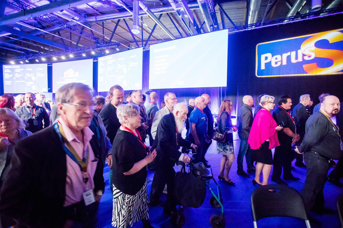 Perussuomalaiset äänestävät puolueelleen uuden puheenjohtajan.