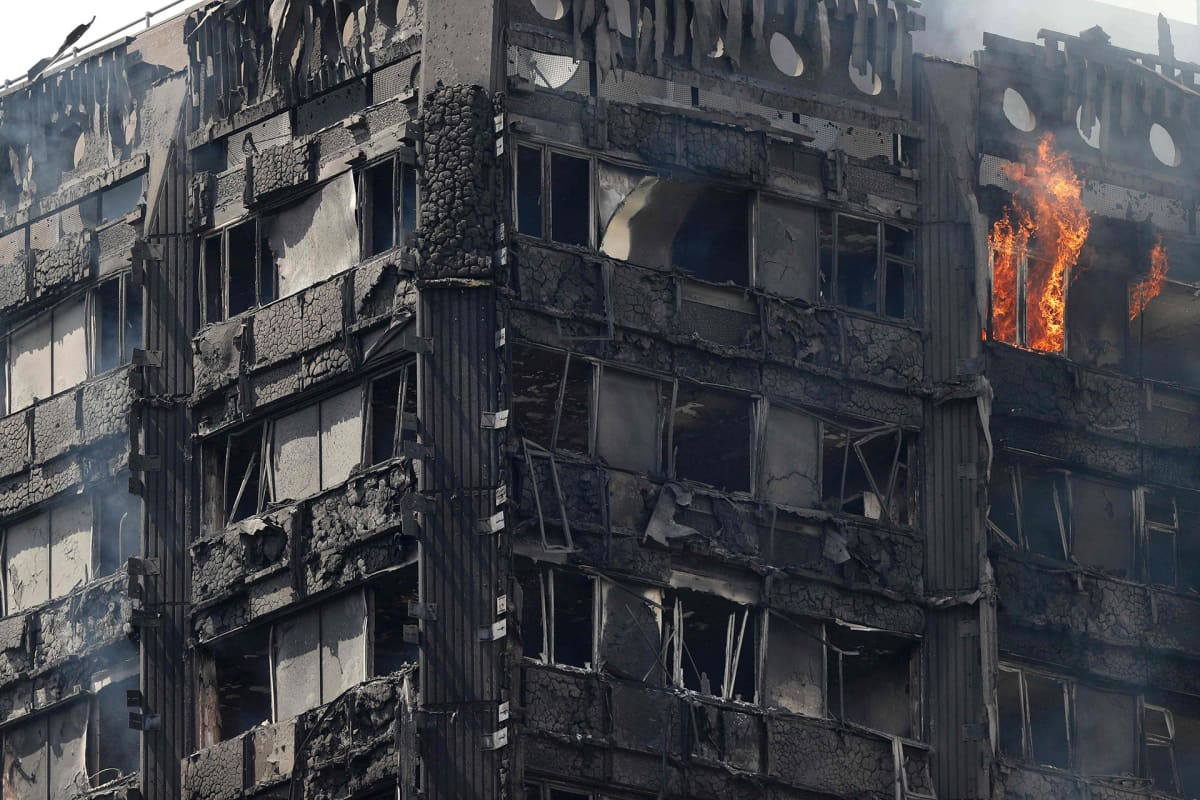 Grenfell Tower palaa