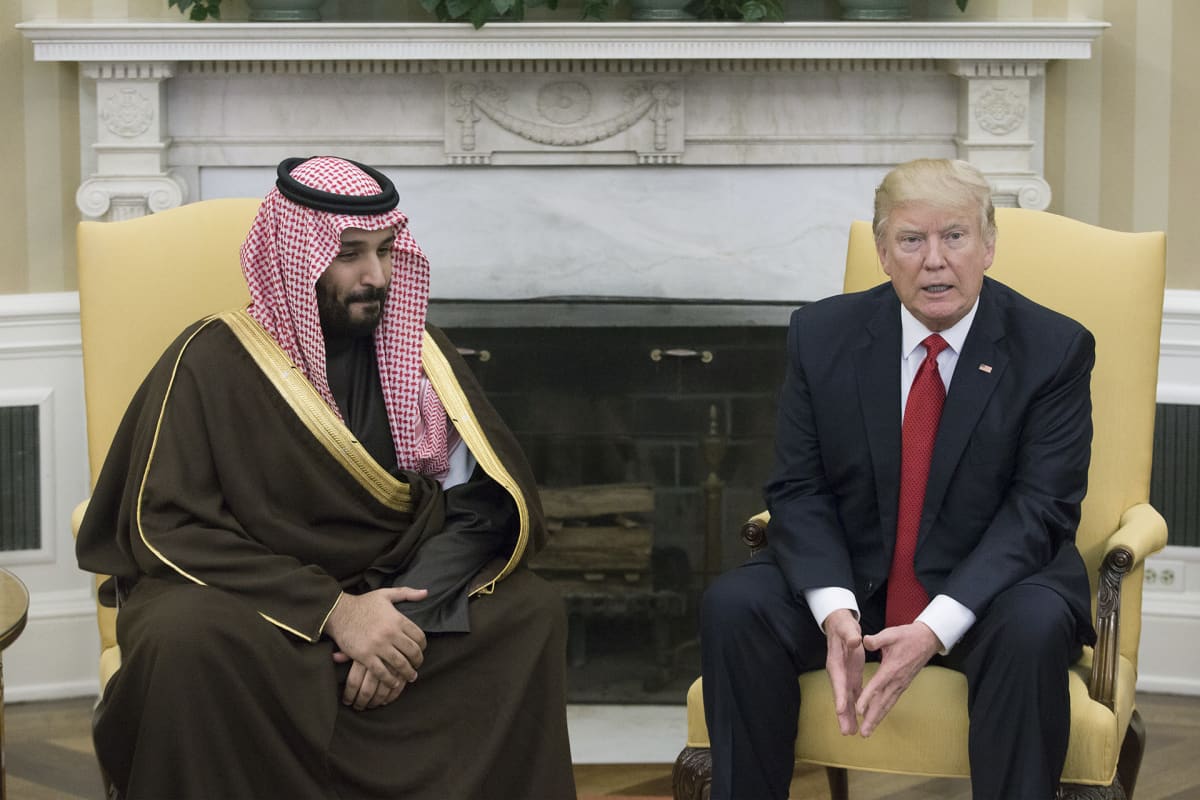 Yhdysvaltain presidentti Donald Trump ja Mohammed bin Salman Valkoisessa talossa.