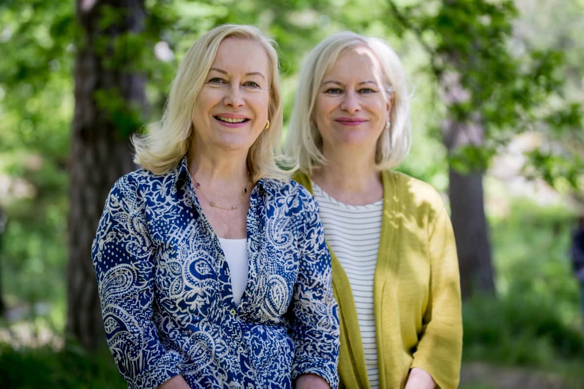 Kirjailijat Tiina ja Sinikka Nopola