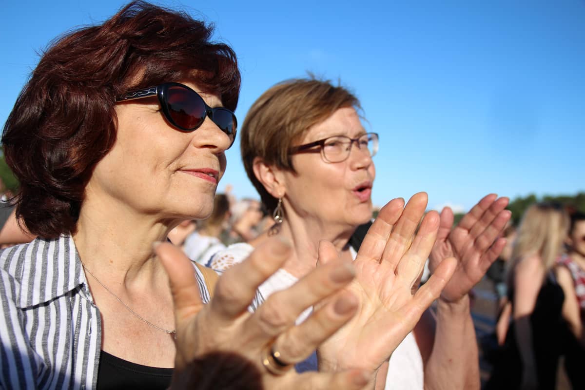 Maisa Saloniemi ja Tuire Tuominen
