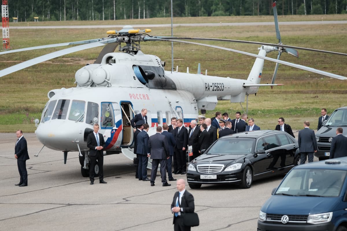 Putin saapuu Savonlinnan lentkokentälle
