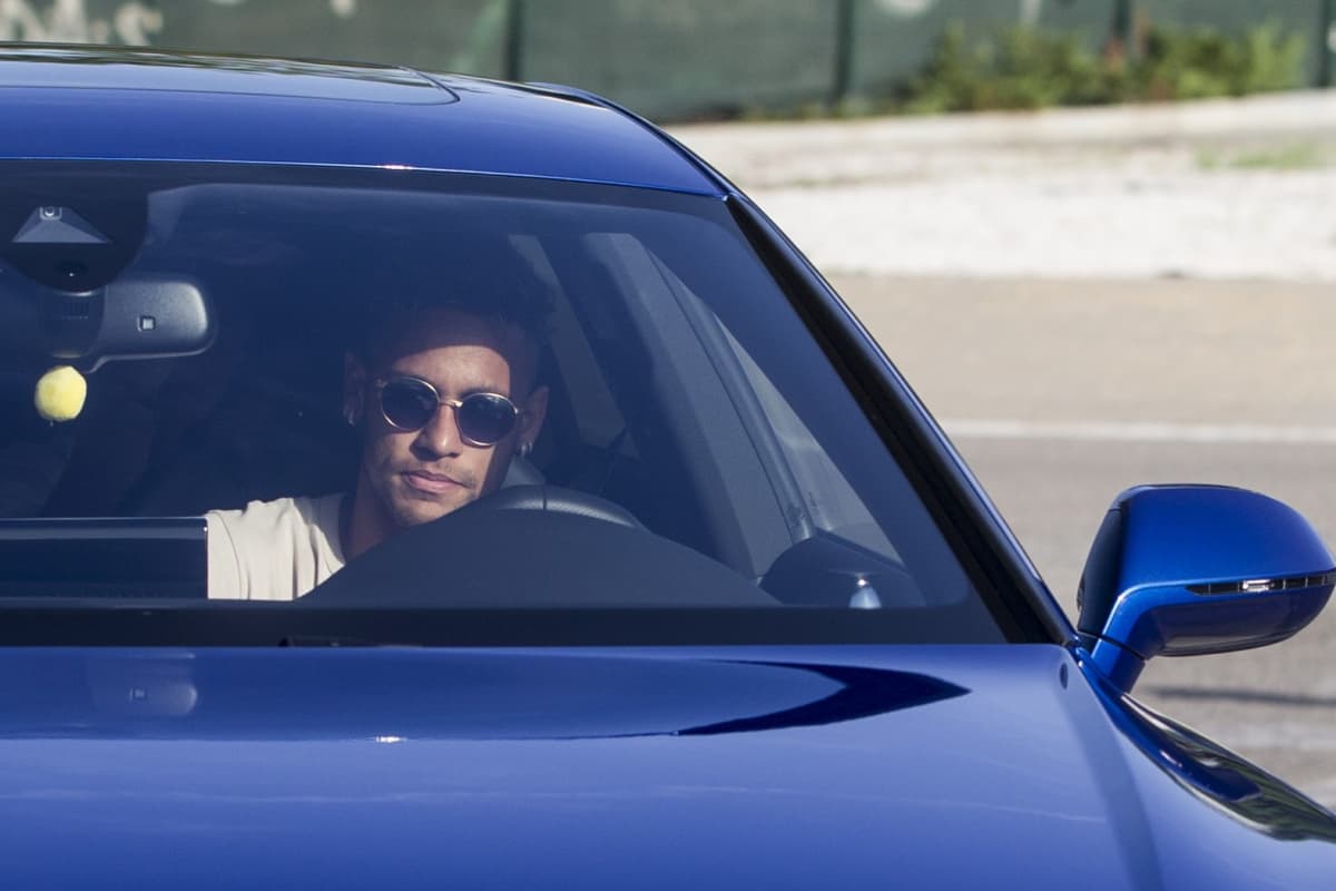 Neymar autossaan.