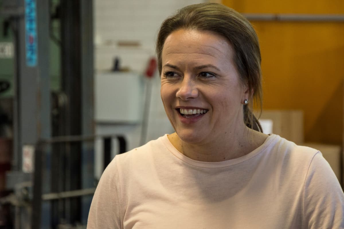 Toimitusjohtaja Laura Strömbergillä on isot odotukset kuivamuonan menestyksestä.