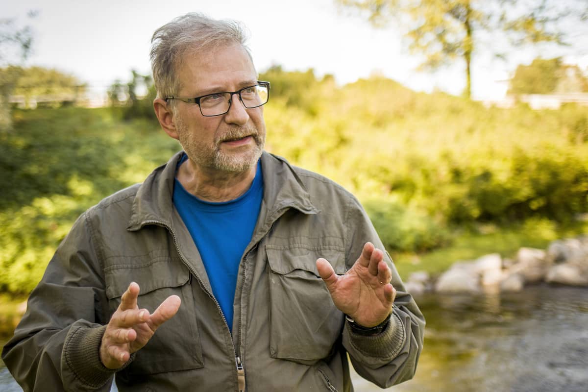 Esko Saari on huolissaan Hailuodon pengertien vaikutuksista luontoon ja kansallismaisemaan.