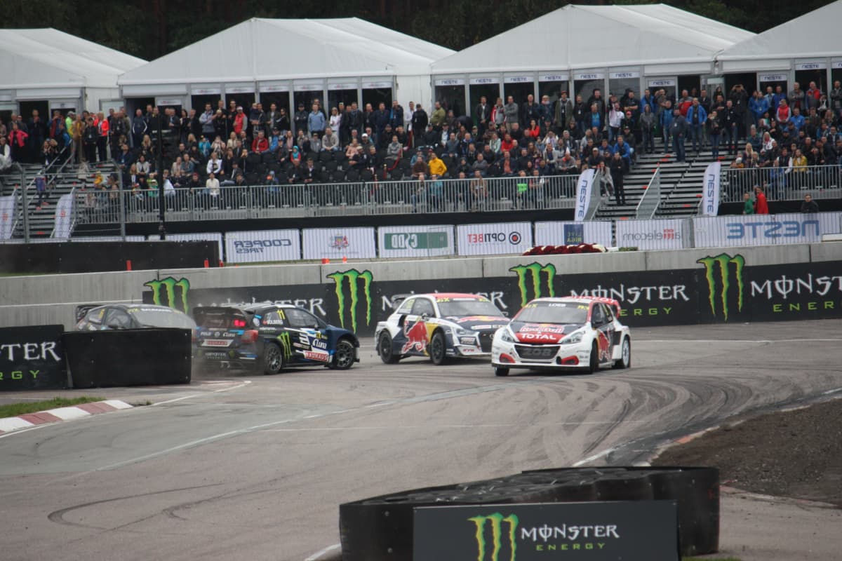Petter Solbergin onnettomuus rallicrossin MM-sarjassa Latviassa.
