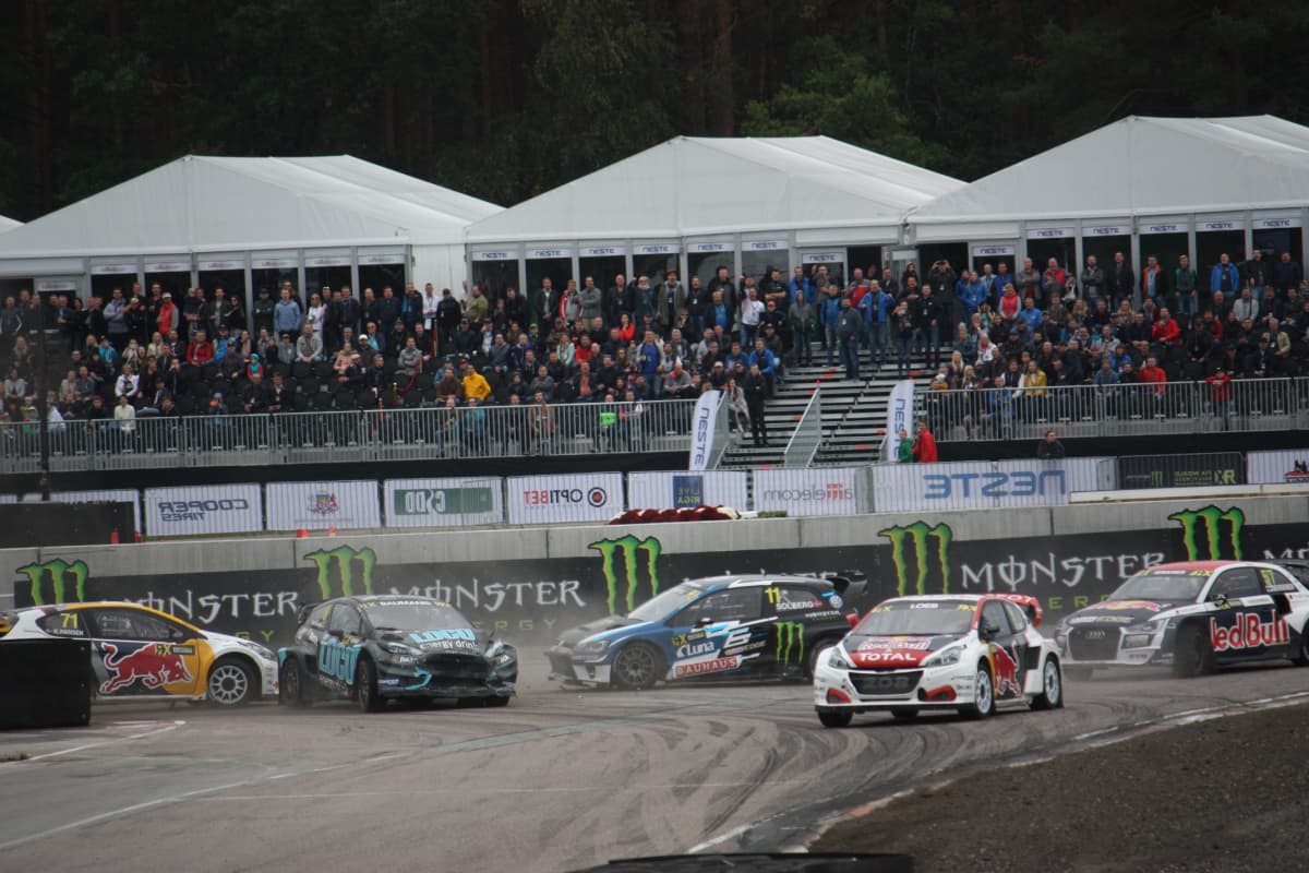 Petter Solbergin onnettomuus rallicrossin MM-sarjassa Latviassa.