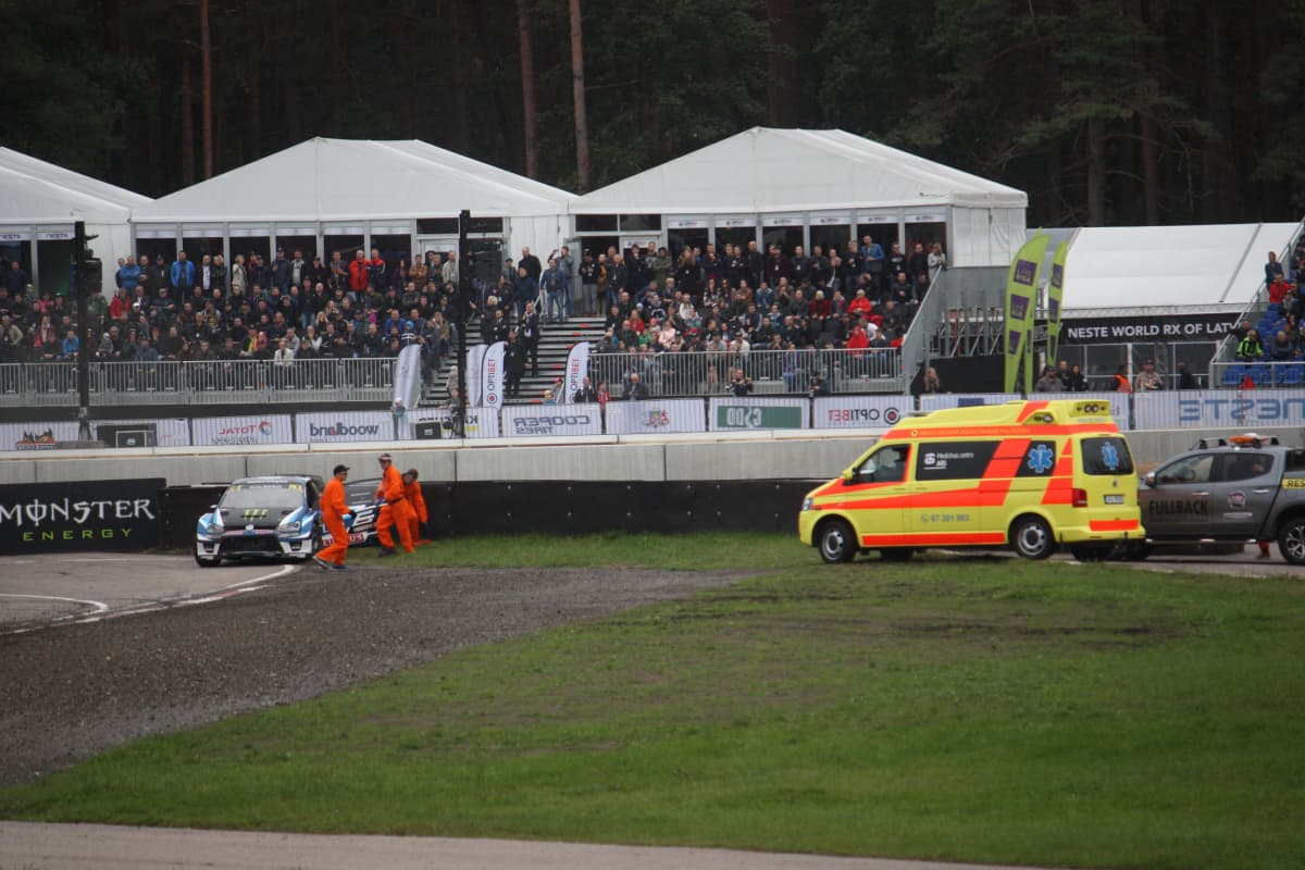Petter Solbergin onnettomuus rallicrossin MM-sarjassa Latviassa.