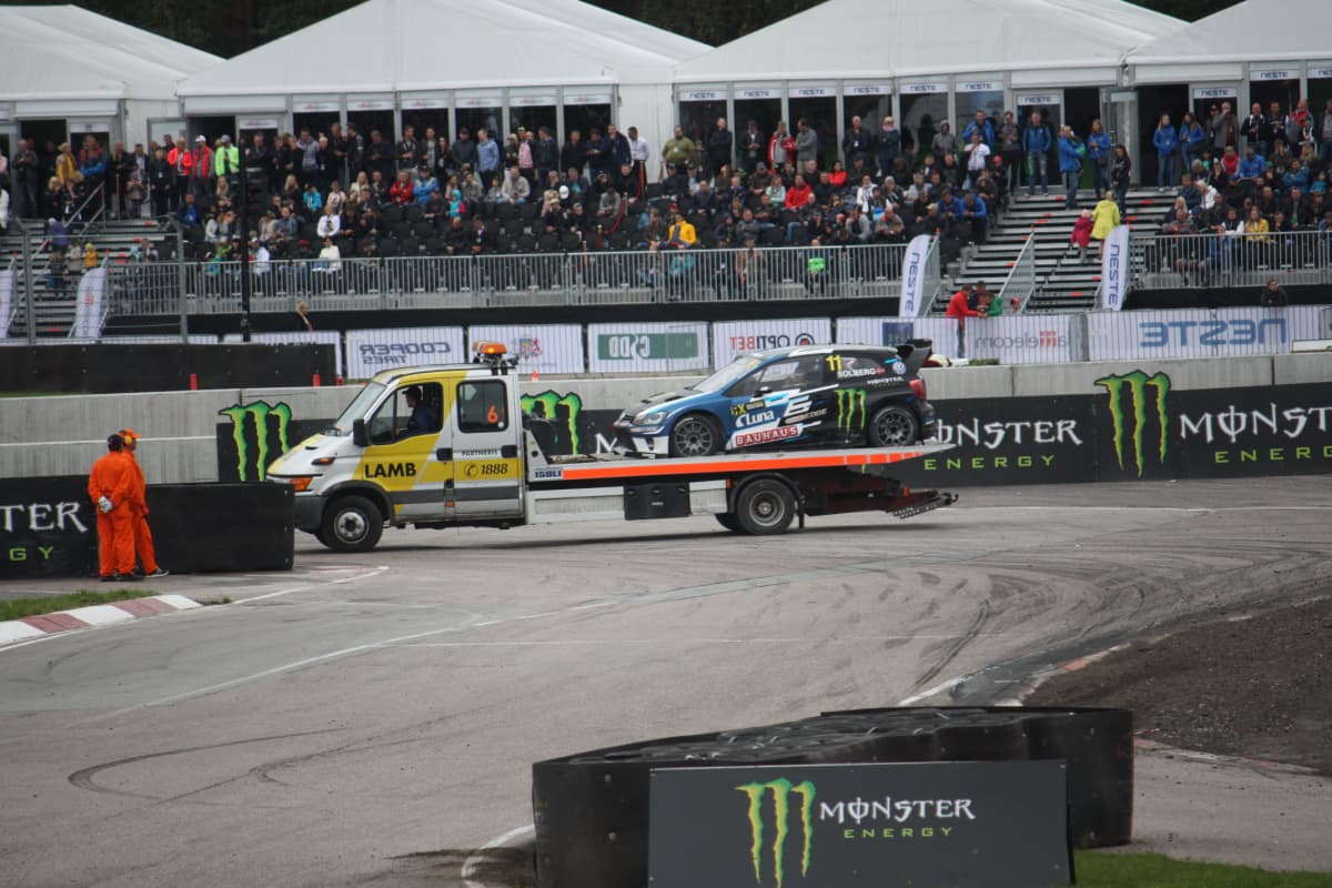 Petter Solbergin onnettomuus rallicrossin MM-sarjassa Latviassa.