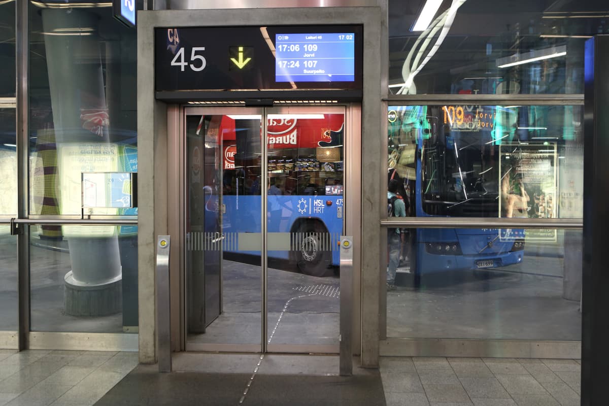 Bussi Kampin bussiasemalla.